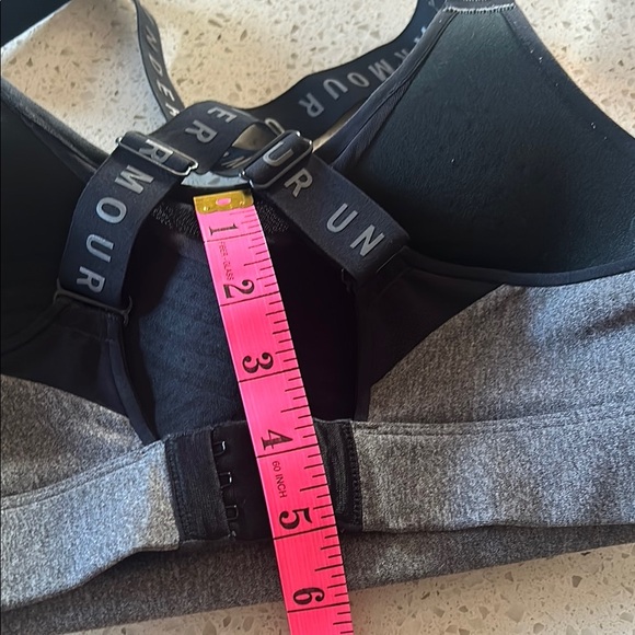 Under Armour Gray Sports Bra with Adjustable Straps and Molded Cups - Picture 5 of 5